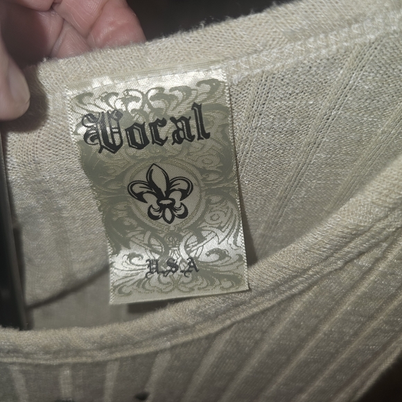 Vocal Cream Sleeveless Top with Eagle Design - Picture 2 of 4